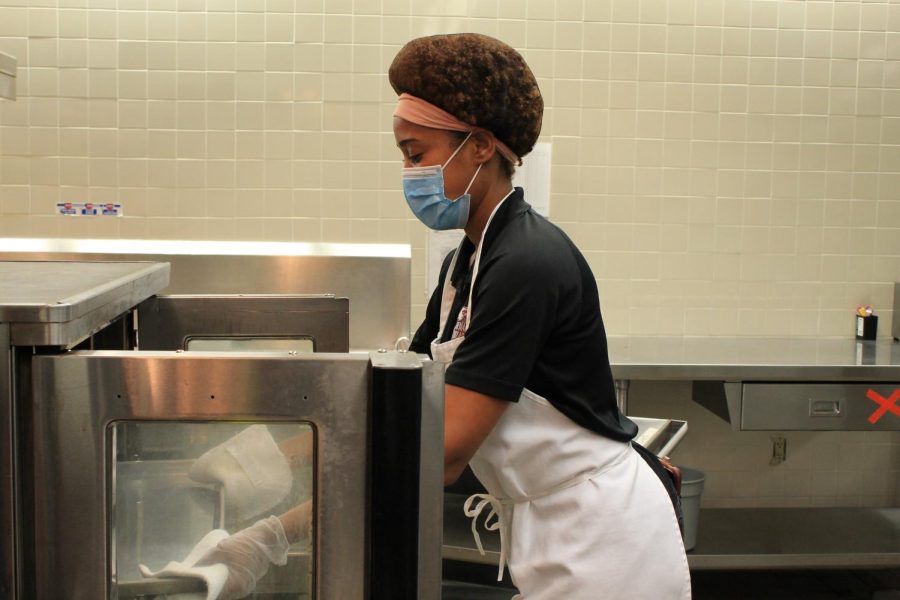 Maria Smith, a food service cook at MSD, supports an increase in minimum wage. The ongoing COVID-19 pandemic has affected numerous aspects of her life, such as her opportunities and living situation. Photo by Rayne Welser